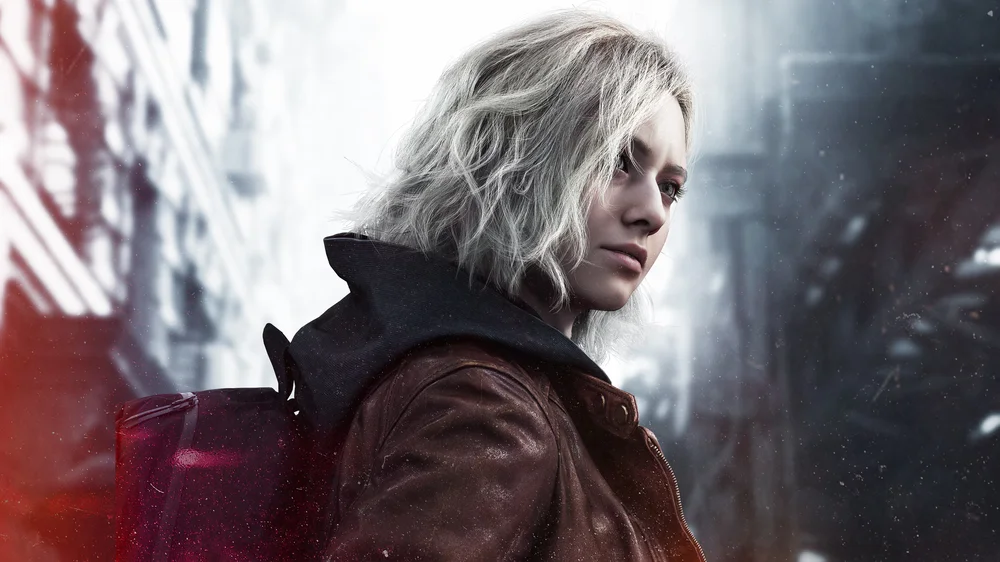   En alta 1000  	  910/1.030 satır gösteriliyor Kısa, dalgalı beyaz saçlı genç kadın karakter; kahverengi ceket ve siyah üstüyle yıkık bir şehir ortamında omzunun üzerinden geriye bakıyor. Arka planda soğuk tonlarda, harap olmuş binalar