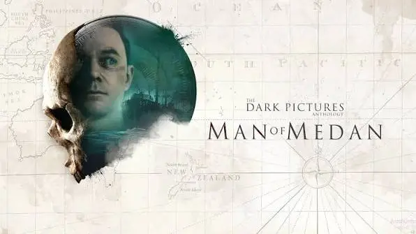 The Dark Pictures Anthology: Man of Medan görselinde, eski bir harita fonu üzerinde yarısı insan yüzü yarısı kafatası şeklinde tasarlanan karanlık figür ve sağ tarafta oyunun logosu yer alıyor.