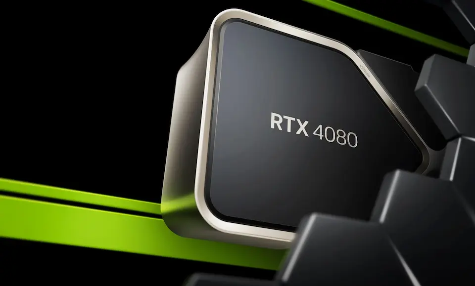 NVIDIA GeForce RTX 4080 ekran kartının şık metalik tasarımı ve üzerinde yer alan RTX 4080 logosunun yakın çekimi.