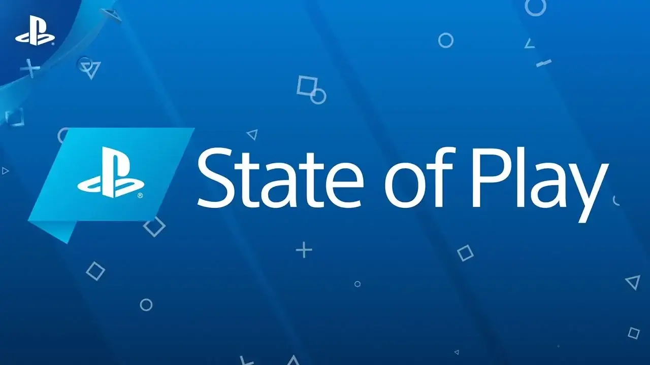 Görselde mavi bir arka planda PlayStation’ın “State of Play” etkinliğinin logosu yer alıyor. Sol üst köşede PlayStation simgesi görülürken, arka planda ikonik PlayStation tuş sembolleri (kare, üçgen, çember, X) dikkat çekiyor.